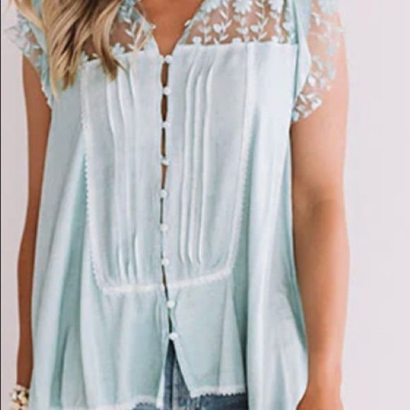 NWOT{POL} sage Lace & embroidered top - Picture 13 of 13